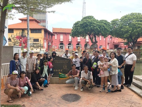 Kỷ niệm tour 3 nước Singapore Indonesia Malaysia khởi hành 18-6-2019